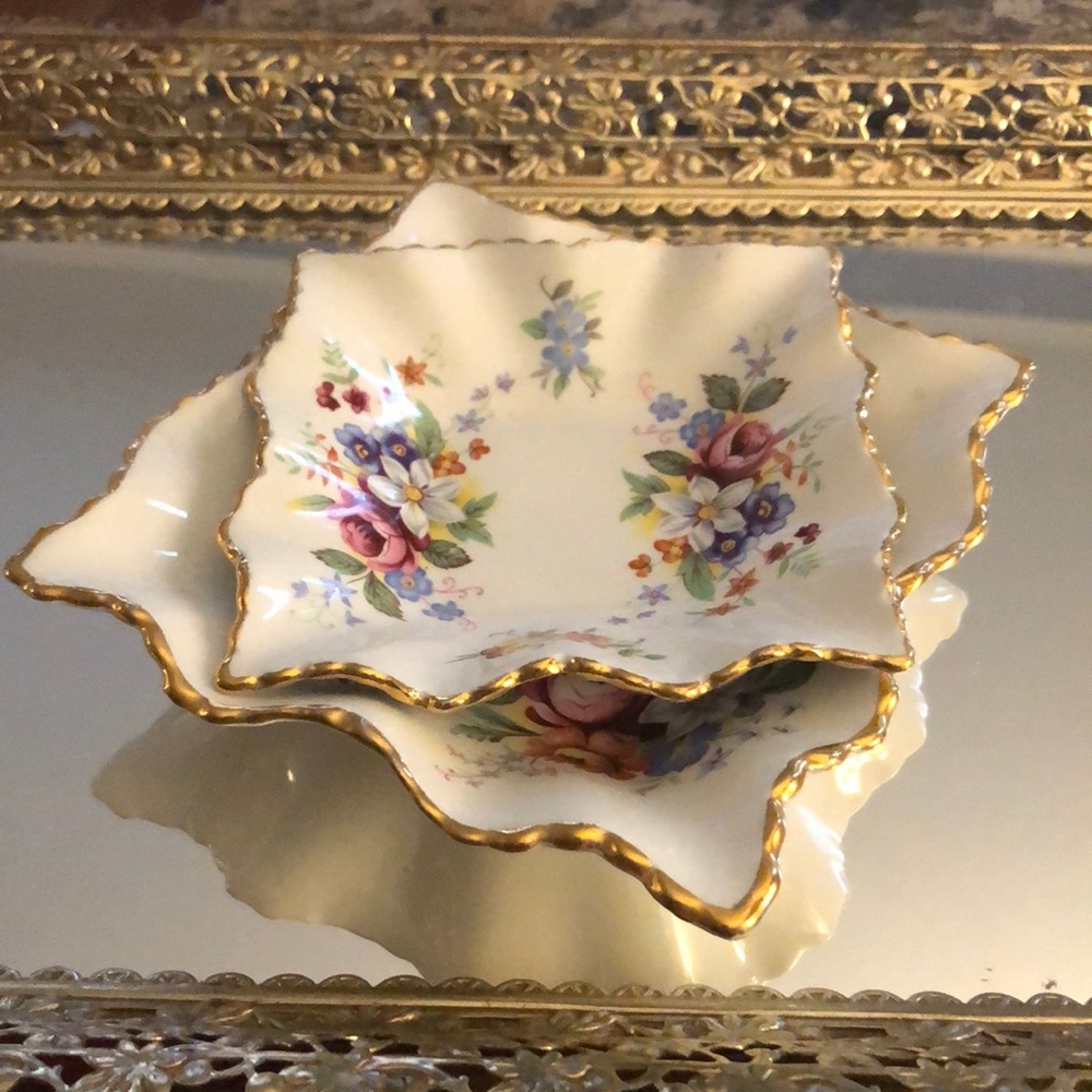 2 square trinket dishes